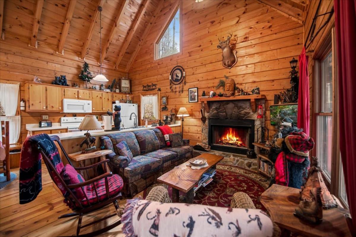 فيلا إليجايفي Cozy Cabin Beside Briar Creek, Fire Pit, Wifi المظهر الخارجي الصورة