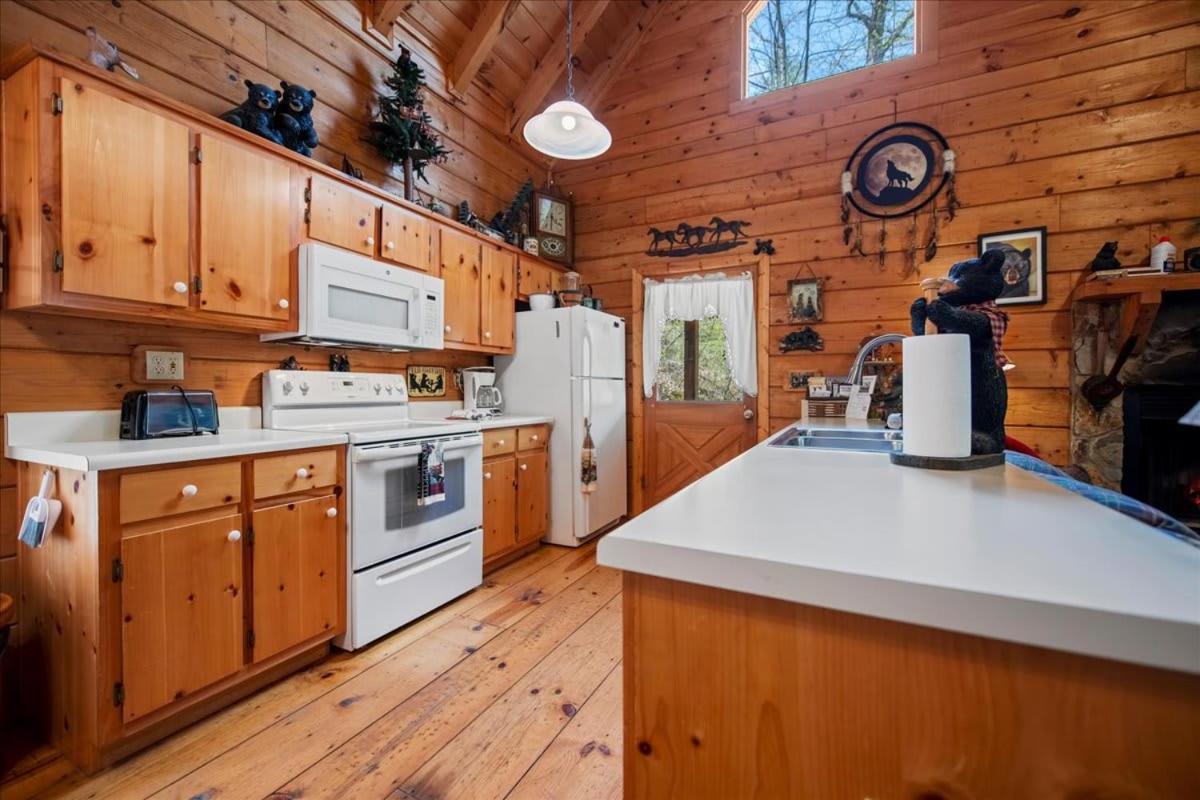 فيلا إليجايفي Cozy Cabin Beside Briar Creek, Fire Pit, Wifi المظهر الخارجي الصورة